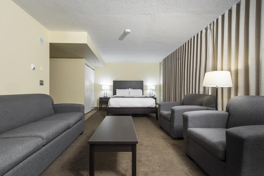 Simon Hotel At Simon Fraser University Бернаби Номер фото
